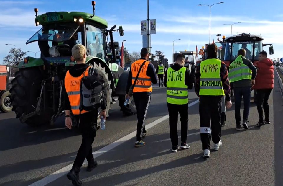 Lezárták az egyetemisták a fővárosi közlekedési csomópontot