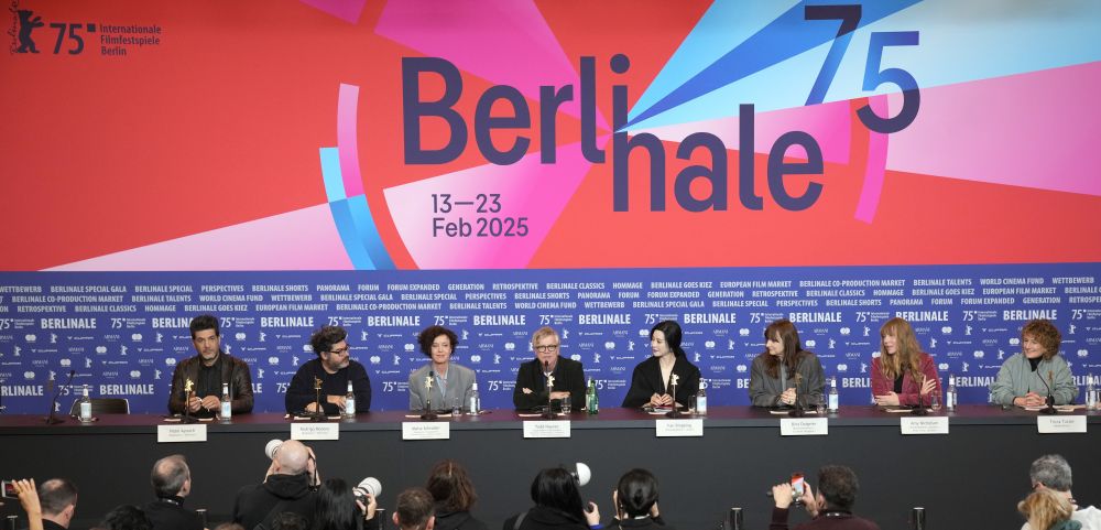 <span class="entry-title-primary">Berlinale: Békésebb és szerényebb költségvetésű megnyitó</span> <span class="entry-subtitle">Helyszíni tudósítás a 75. Berlinaléról</span>