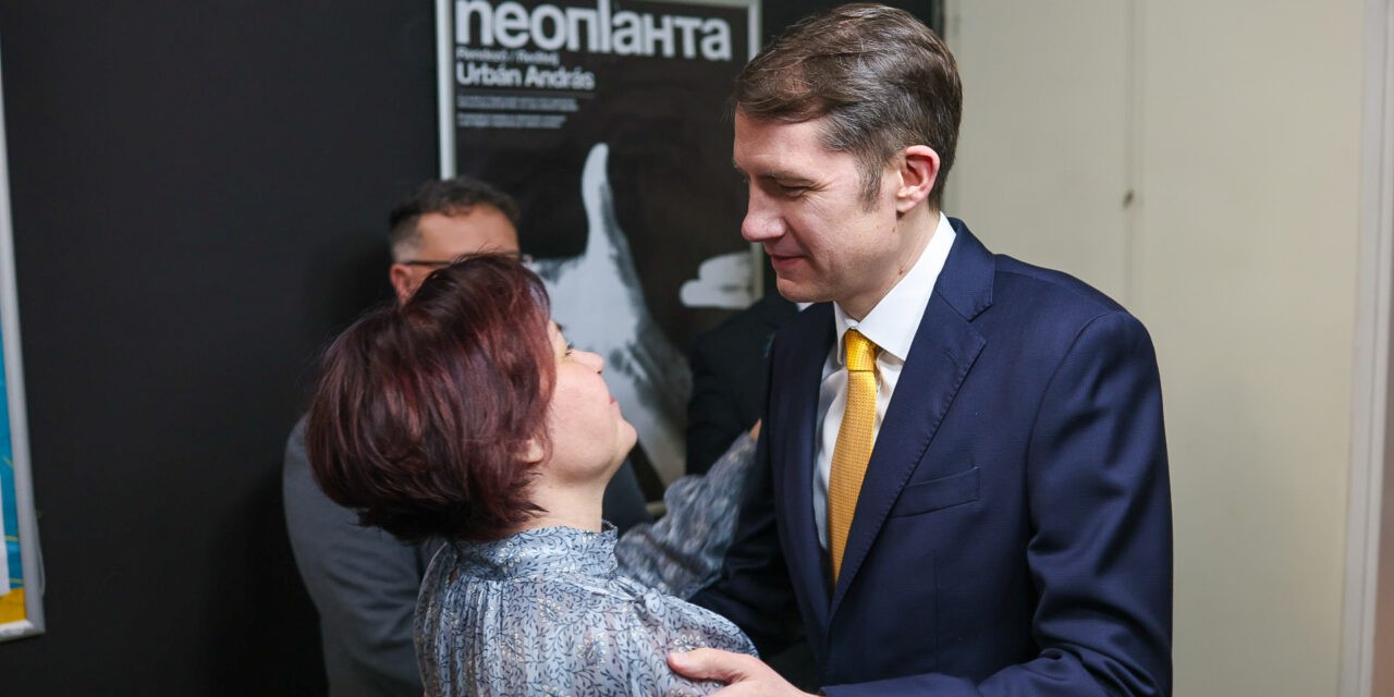 Pásztor: Legyünk mi a normalitásnak a hangja