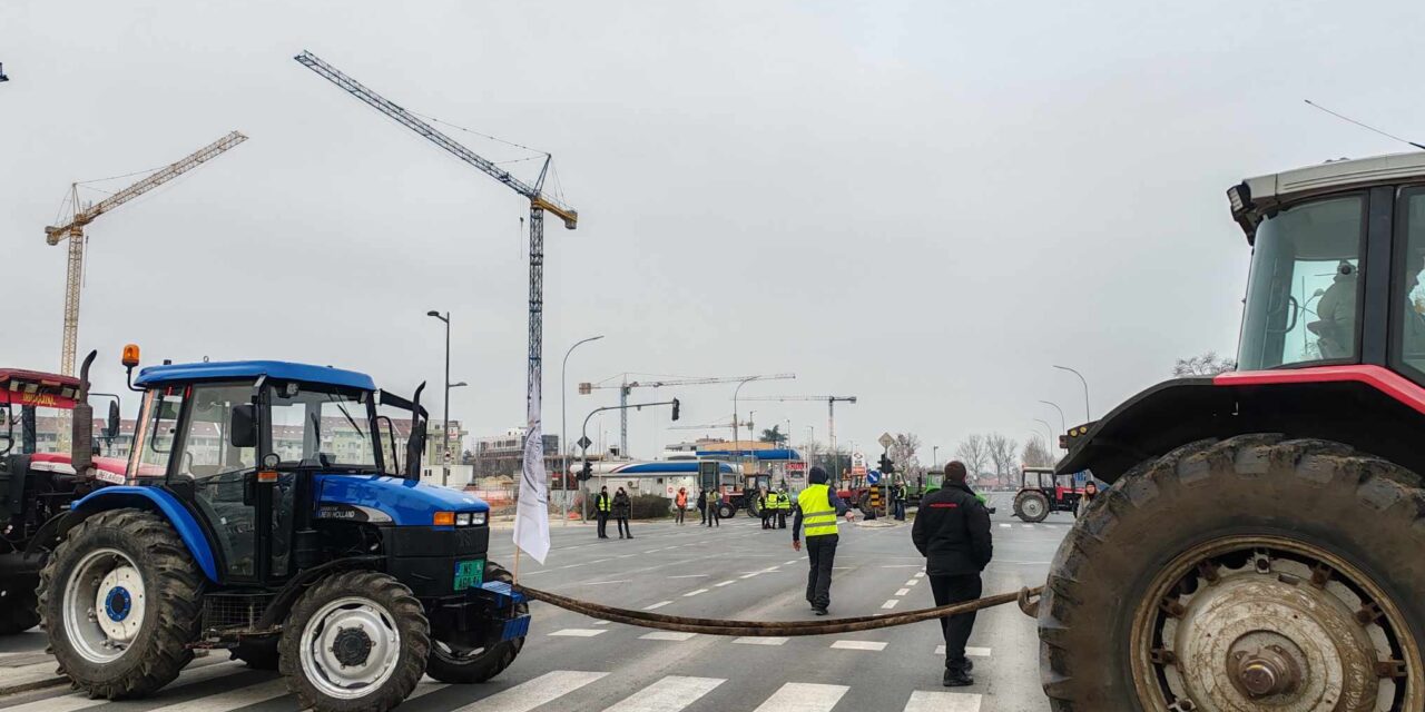 Két főutat is lezártak Újvidéken az egyetemisták