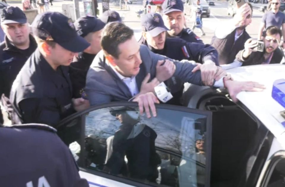 Šarović: Ötven-száz eurós napidíjat kapnak a Pionír parkban ellentüntető egyetemisták