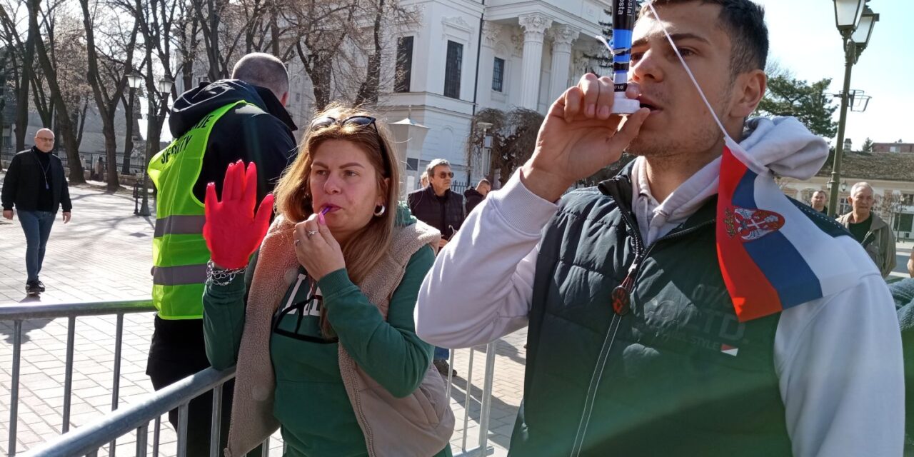 Óbecsén is tojással várták Miloš Vučevićet