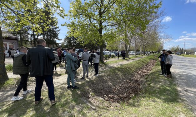 Kisebb incidensek Szabadkán, mégis elindultak a buszok Belgrádba (Fotó, Videó)