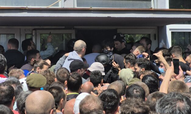 Dačić mondjon le!
