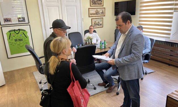 Fejsztámer: A VMSZ-en kívül senki sem foglalkozik a buszjáratok visszaállításának problémájával