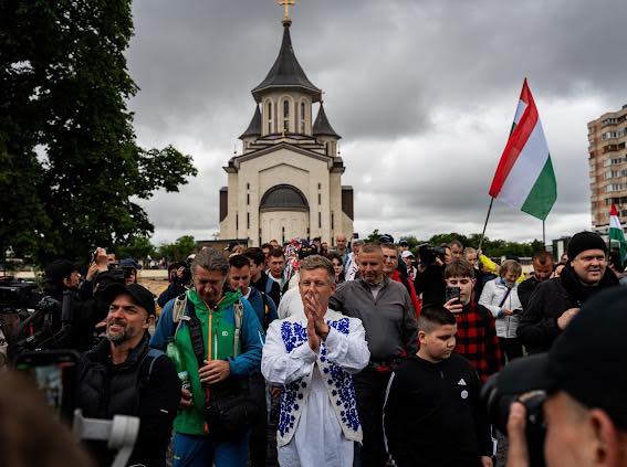 „Az RMDSZ-nek legkésőbb kormányváltáskor muszáj lesz közelednie Magyar Péterhez”