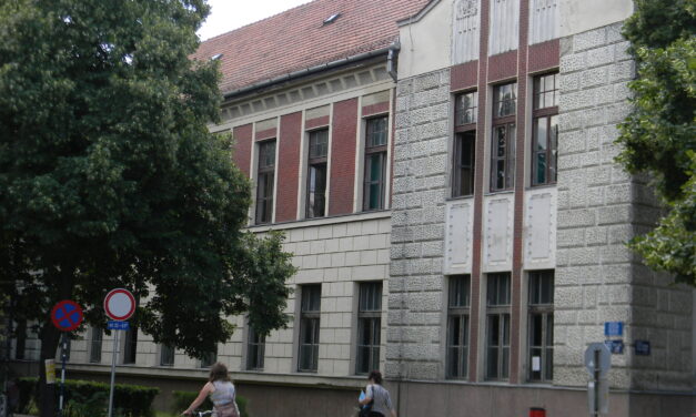 A blokád megszüntetését kéri a polgármester az Óbecsei Gimnáziumban történt incidens miatt