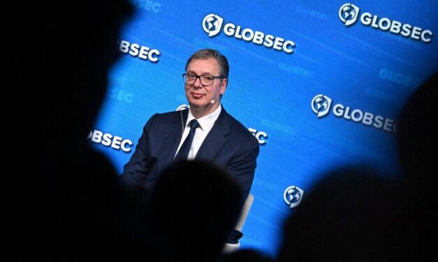 Vučić: A párbeszéd a megoldás, nem pedig az erőszak
