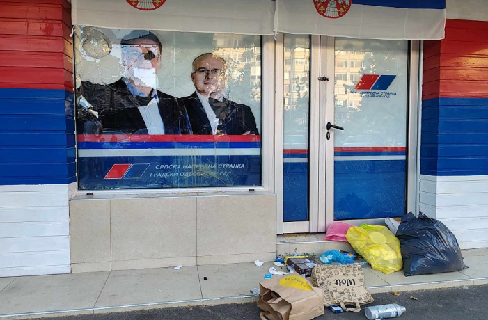 Der Standard: Szerbia riadókészültségben, Vučić győzelmi kijelentései abszurdak