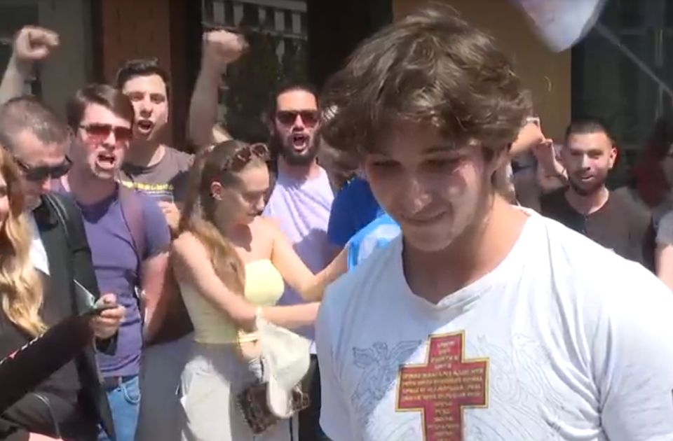 Hazaengedtek egy fogvatartott egyetemistát