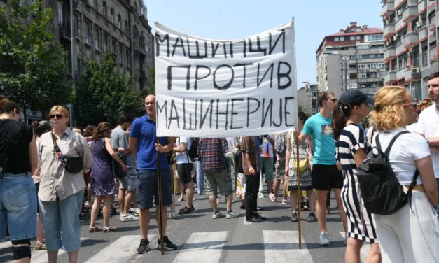Sorakozón osztotta ki a Belügyminisztérium vezetőit az államfő