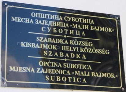 „Miközben Kisbajmok tele van kráterekkel, a haladók maguknak bitorolják a helyi közösséget”