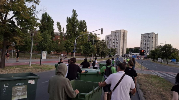 Egyetemisták: Reggel, kávé, blokádocska, egész Szerbia tudja