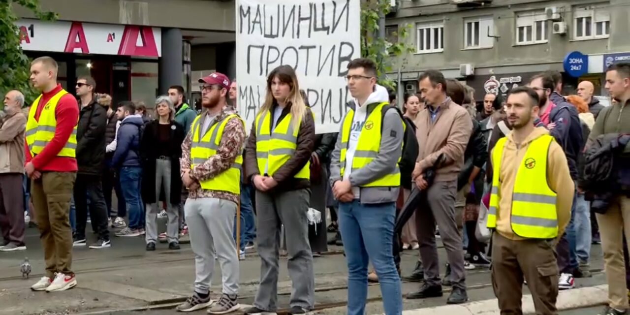 Először történt meg, hogy a rendőrség a 16 perces kegyeletadáskor egyetemistákat igazoltatott