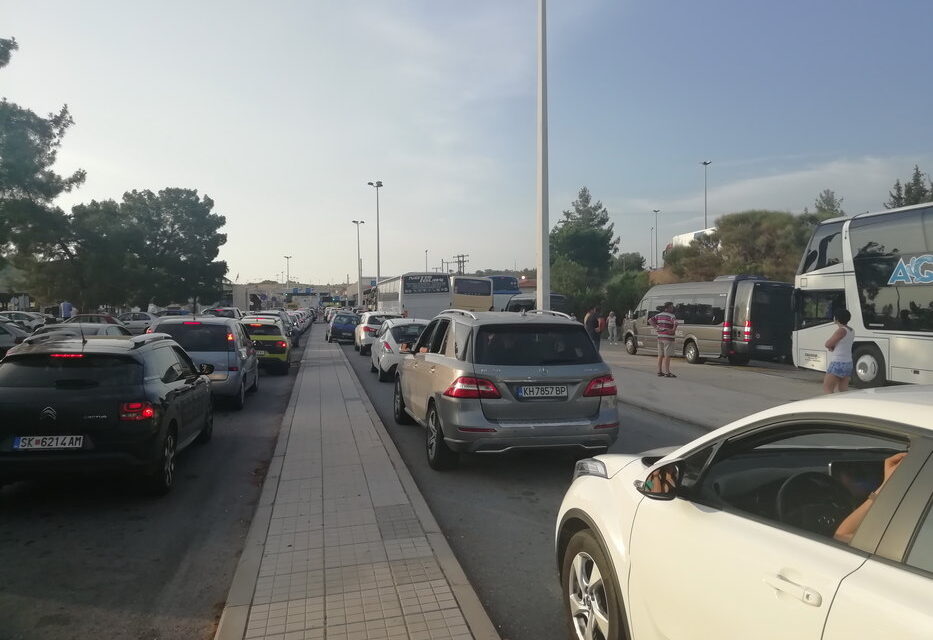 Óriási torlódás a határon Görögország felé