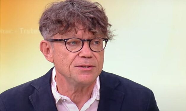 A genetikus visszaadja a kitüntetést Vučićnak