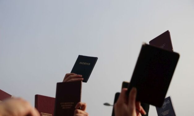 Nem szüntetik meg a tehetséges egyetemistáknak járó ösztöndíjakat