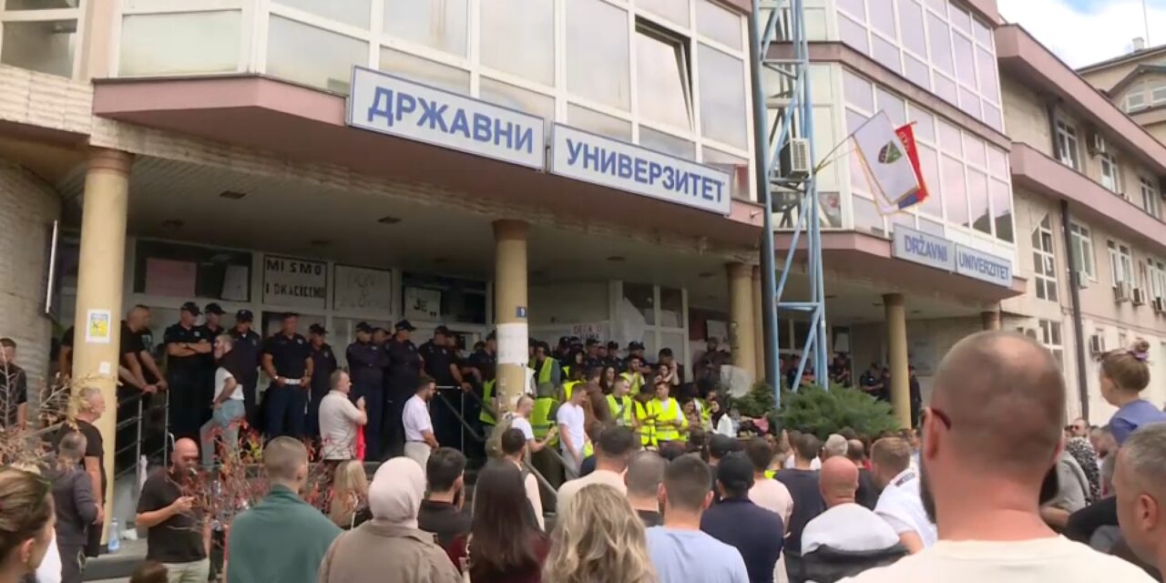 „A rezsim verőemberei ráncigáltak és lökdöstek bennünket, kollégámnak megsérült a keze”