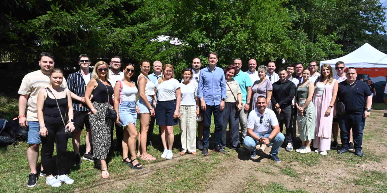 Pásztor: A vajdasági magyar közösség tagjai egy emberként fognak a Fidesz-KDNP mögött felsorakozni