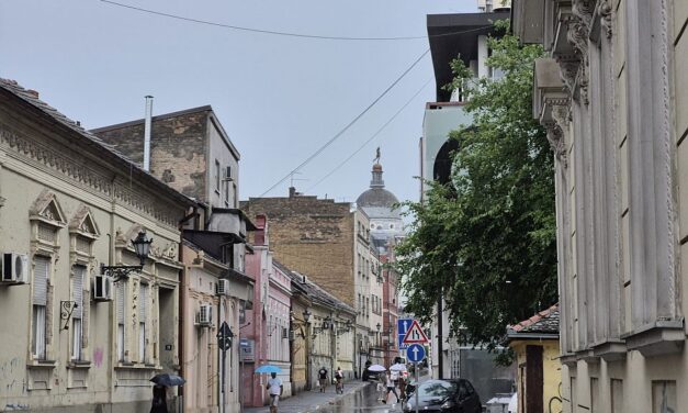 Tombol a vihar (videókkal)