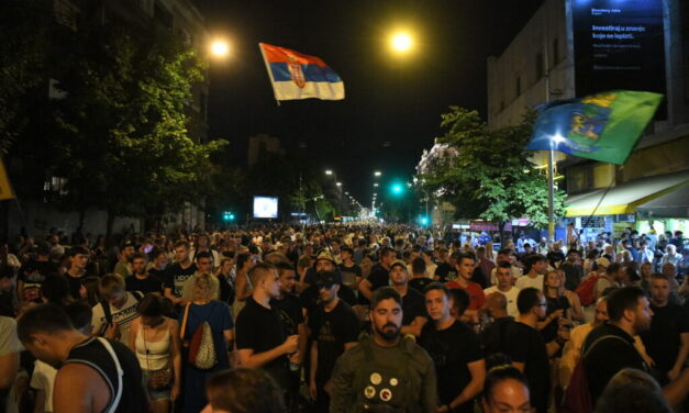 Késő éjszakáig tartottak a tüntetések az országban