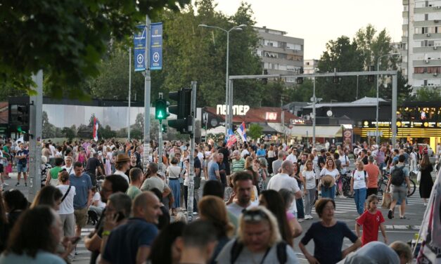 Európai demokraták: A hatalom kerüli az előtető miatti felelősségvállalást, Európa álljon a nép pártjára!