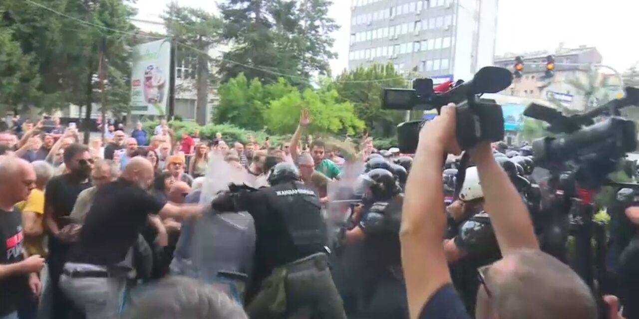 Feszült a helyzet Zaječarban (Fotók)