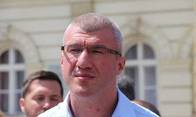 Bačulov mellett tüntetnek pénteken