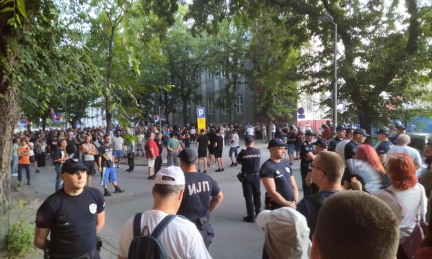 A szabadkaiakat nem lehet zsarolni – akik erőszakkal irányítanak, a vádlottak padján végzik majd!