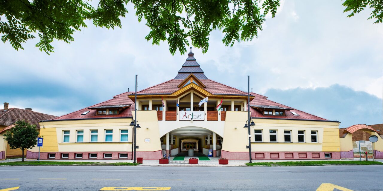 <span class="entry-title-primary">Mozifilmekkel bővült a Művészetek Háza kínálata</span> <span class="entry-subtitle">Pezsgő kulturális élet Magyarkanizsán</span>