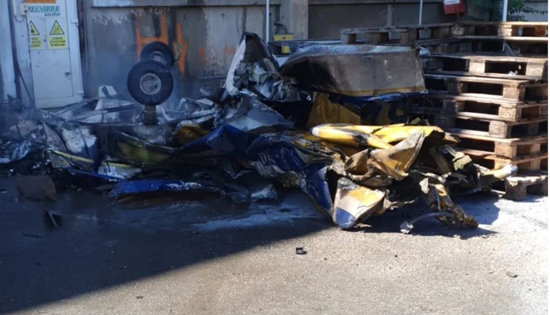 A gyár udvarában zuhant le a kisrepülőgép, ketten meghaltak