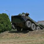 El kell árulnia a magyar kormánynak, mi van a Szerbiának átadott páncélosokkal