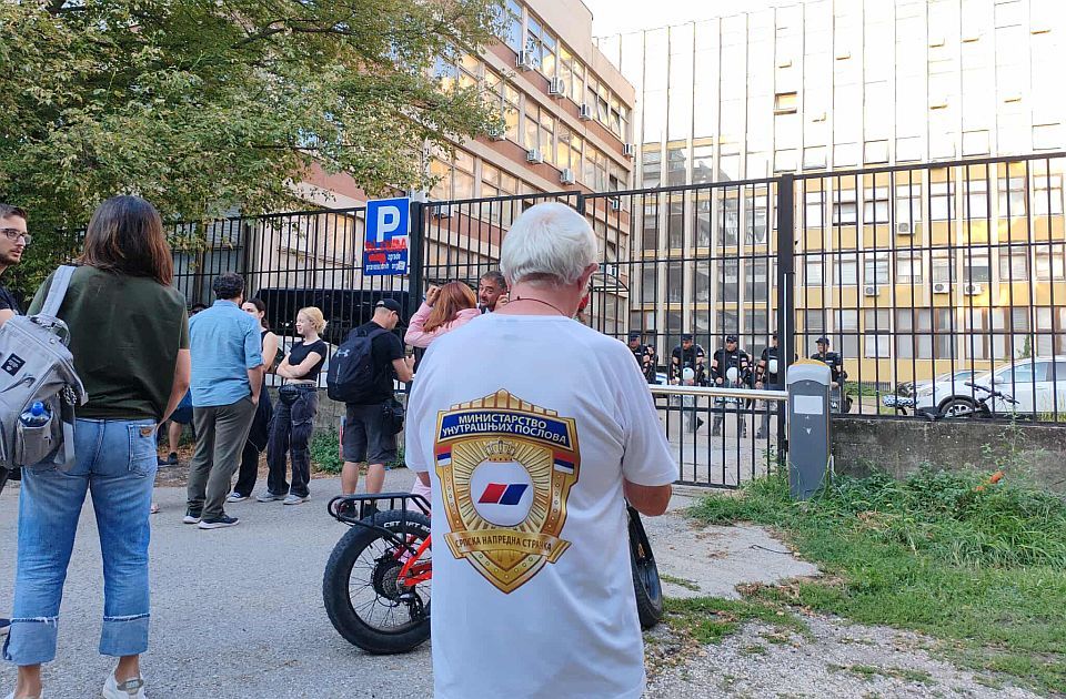 Terrorizmussal vádolja az újvidéki bíróságot blokkolókat az Igazságügyi Minisztérium