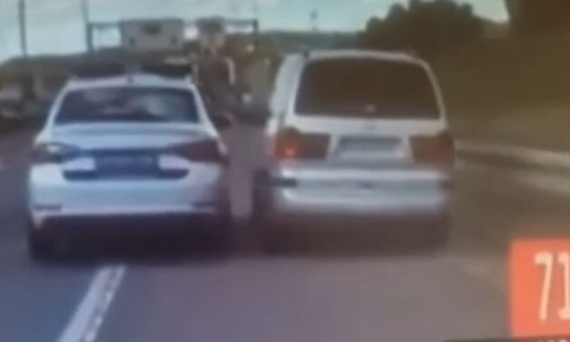 Autópályás üldözés: A drog hatása alatt álló csempész áttörte a sorompót, ellenállt a letartóztatásnak