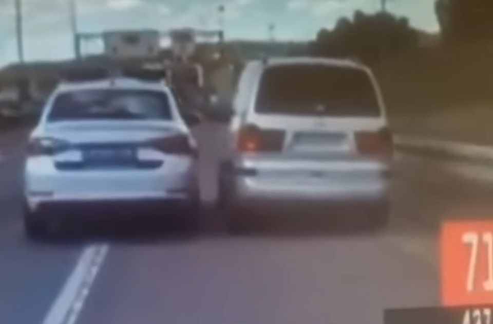 Autópályás üldözés: A drog hatása alatt álló csempész áttörte a sorompót, ellenállt a letartóztatásnak