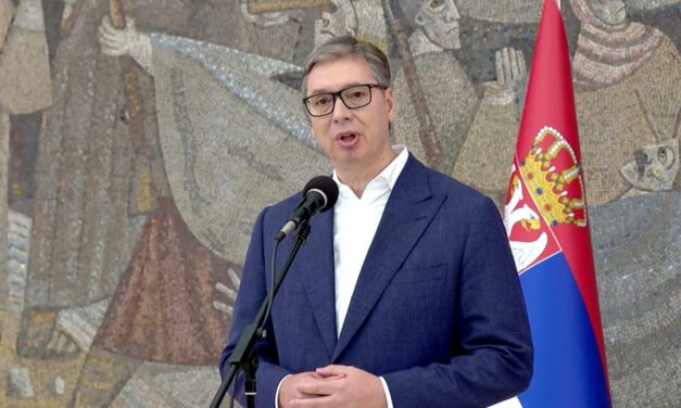Vučić szerint a választási nap viszonylag nyugodtan zajlik