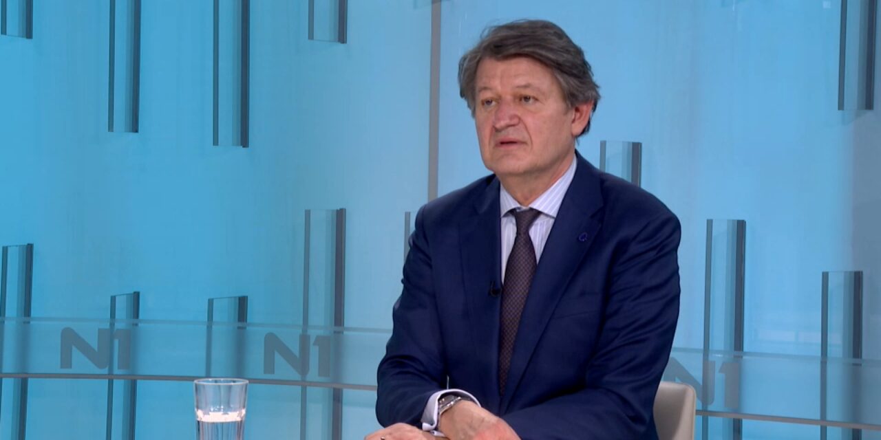 EP képviselő: Az Európai Bizottság túl elnéző Vučićtyal szemben