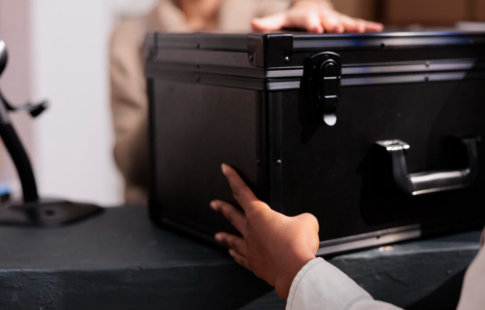 Az alkalmazottak lopták ki a pénzzel teli széfet a vállalatból?