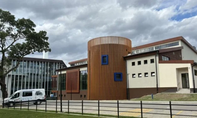 Szatmári: Reálisan nézve jövő év elején nyithatjuk meg az uszodát