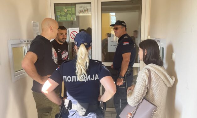 <span class="entry-title-primary">A központiból Királyhalmára, Nagyradanovácról Újzsednikre helyezték át az óvónőket</span> <span class="entry-subtitle">Petíciót írtak a szülők, senki sem volt hajlandó azt átvenni tőlük a szabadkai Naša Radostban</span>