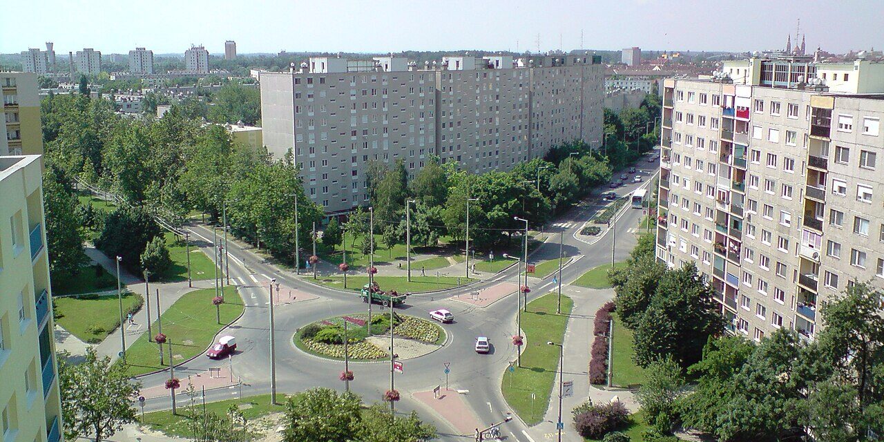 Két holttestet találtak egy szegedi lakásban