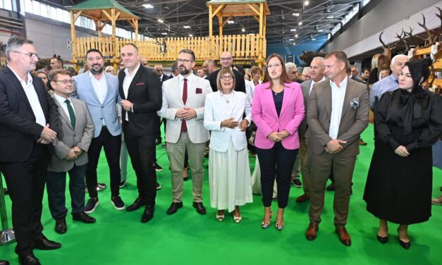 „Juhász a vásár miatt elhagyta a képviselőház ülését, leértékelte az általa vezetett intézményt”