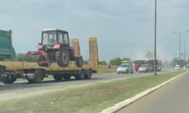 Kigyulladt egy gyerekeket szállító autóbusz Szabadka és Palics között