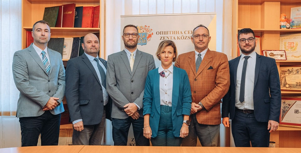 Meghunyászkodik-e a zentai VMSZ-es városvezetés a haladók tüntetése előtt?