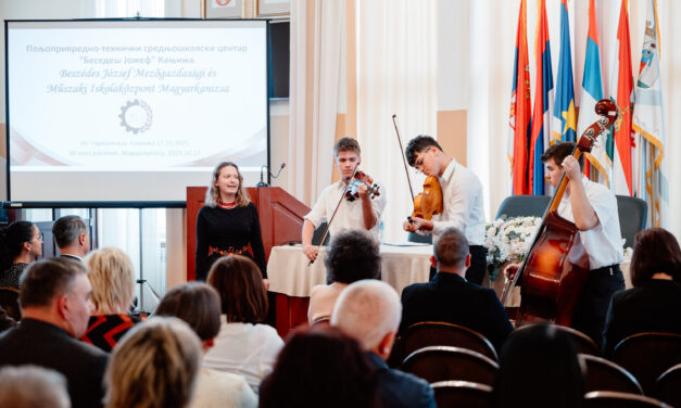 Hatvan éve az oktatás szolgálatában