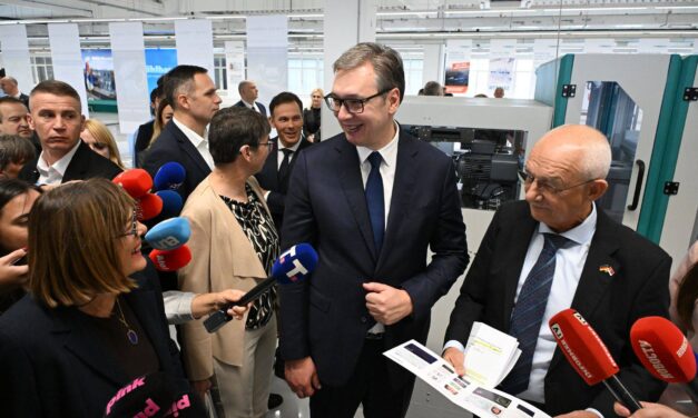 Vučić nyilvánosan alázta meg a szerb kormány minisztereit