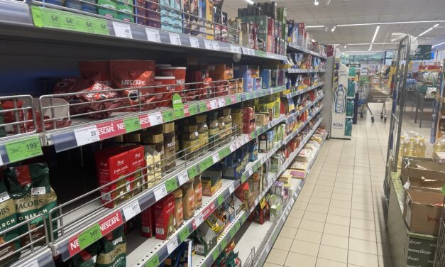 Eddig tartott, az árréskorlátozást még március előtt megszünteti a kormány