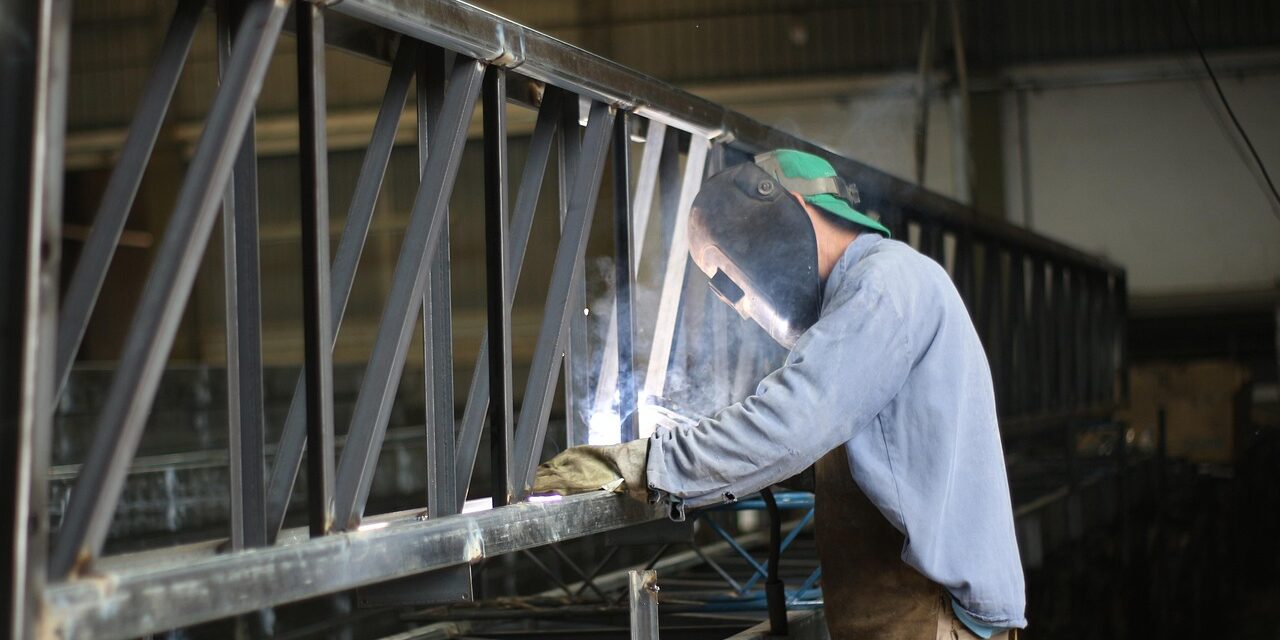 Szerbia mentességet kér az Európai Bizottságtól az acélra kivetett vámemelés alól