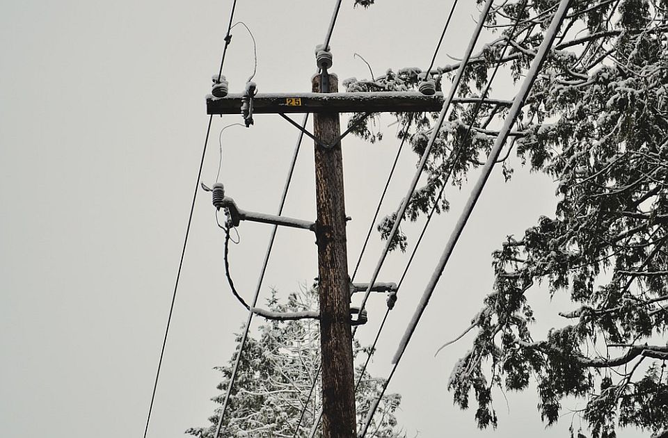 Amint leesik a hó, jönnek a gondok is – abban a faluban sincs áram, ahol tavasszal járt Vučić