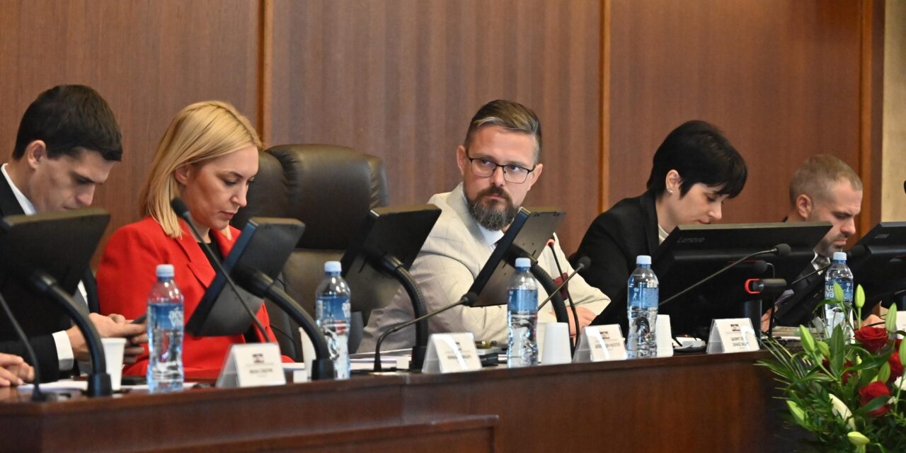 „A Gojković–Juhász adminisztráció kivérezteti Vajdaságot”